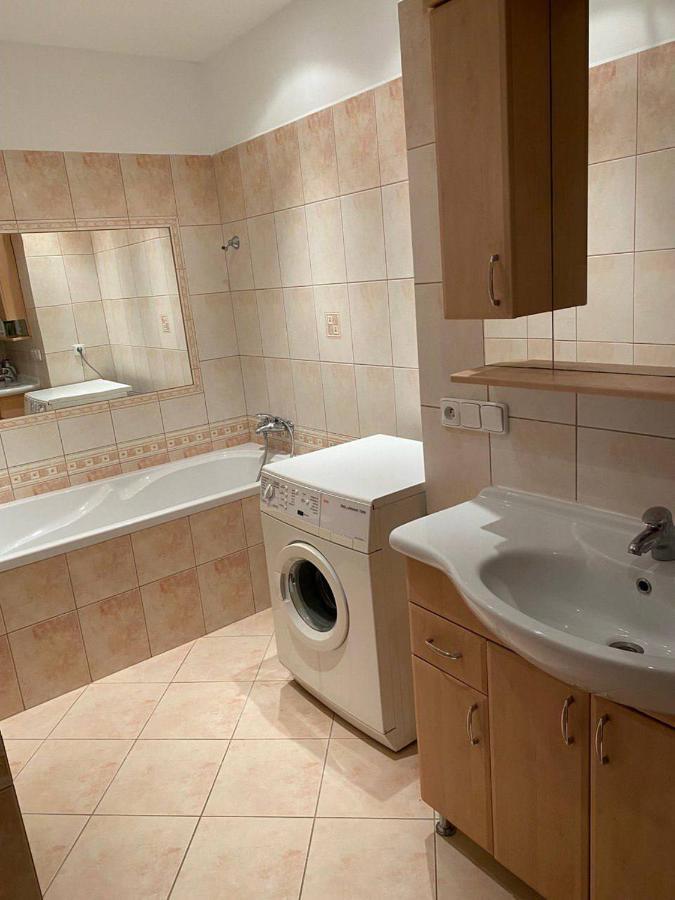 Apartments Tomkova Hradec Kralove Exterior photo
